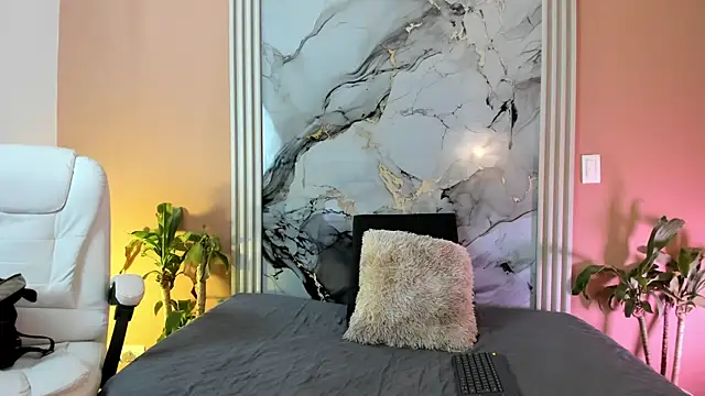 Scarlet vibe07 online show from February 10, 2026, 7:24 pm