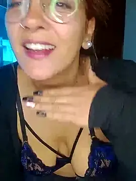 kuramaqueen online show from June 6, 2026, 3:23 am