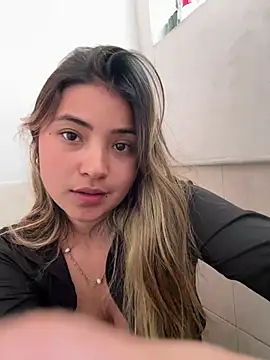 sweetlove- online show from February 4, 2026, 8:37 pm