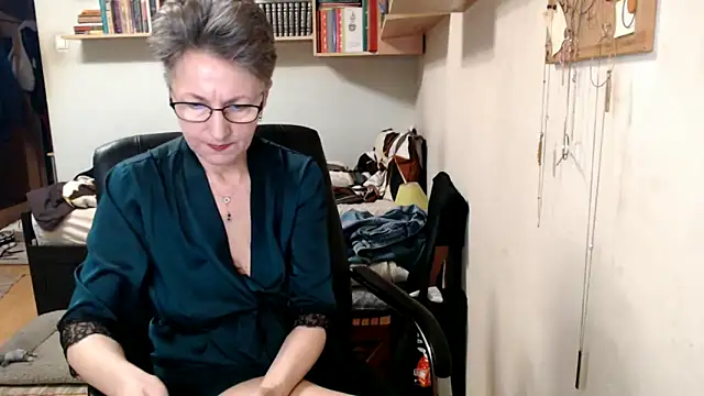 Snapshot of katemodel chatting on October 15, 2025, 6:44 am katemodel online show from October 15, 2025, 6:44 am