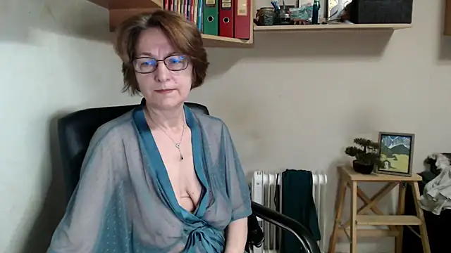 katemodel online show from May 18, 2026, 7:35 am