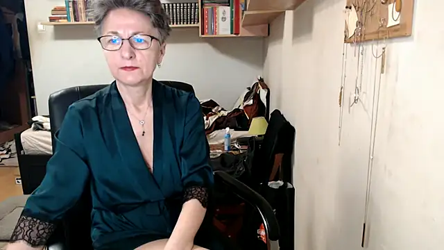 Snapshot of katemodel chatting on October 12, 2025, 6:15 am katemodel online show from October 12, 2025, 6:15 am