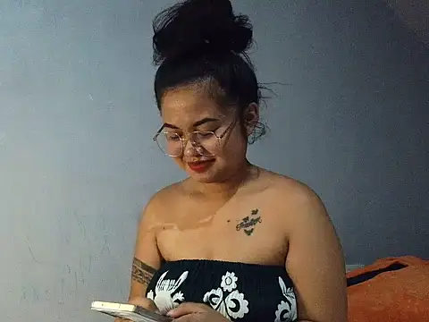 Chillntalkmami online show from March 9, 2026, 2:09 pm