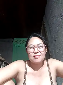 Snapshot of hotpinay_45 chatting on February 8, 2026, 8:23 am hotpinay 45 online show from February 8, 2026, 8:23 am