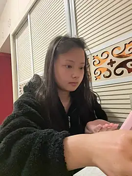 BIGBABYYEYE online show from March 3, 2026, 1:29 pm