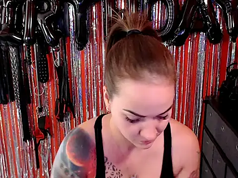  MissJaneWarren  online show from July 16, 2026, 8:11 am