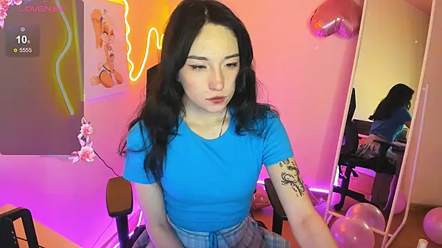 Snapshot of AliceeinWonderlanddd chatting on February 3, 2026, 1:49 am AliceeinWonderlanddd online show from February 3, 2026, 1:49 am