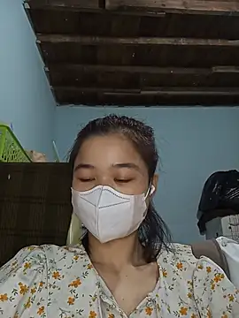 Daisy-lusia2026 online show from May 17, 2026, 12:32 am