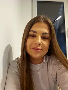 CutieLui  online show from February 15, 2026, 5:01 pm