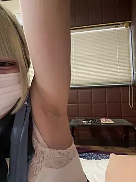 Snapshot of uni_nvqnl2 chatting on February 8, 2026, 7:39 am uni nvqnl2 online show from February 8, 2026, 7:39 am