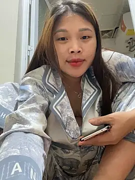 Emxinhka1 online show from April 2, 2026, 5:30 pm