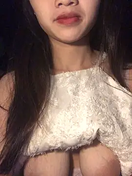 Snapshot of uyensexy chatting on February 10, 2026, 3:05 am uyensexy online show from February 10, 2026, 3:05 am