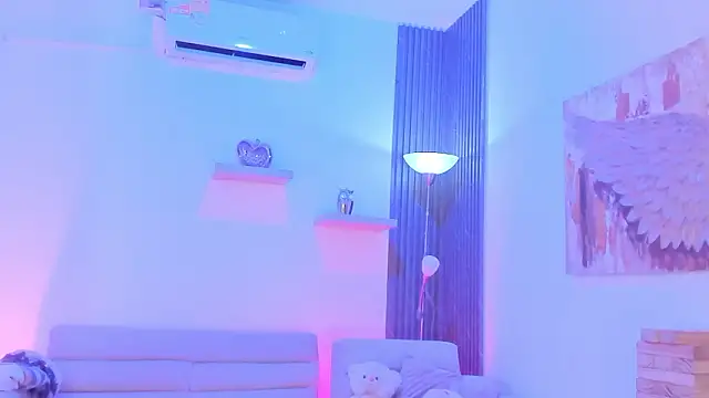 Snapshot of TAHIELA_ chatting on February 10, 2026, 11:09 am TAHIELA online show from February 10, 2026, 11:09 am