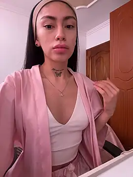 Bonny Eva online show from May 23, 2026, 3:44 pm