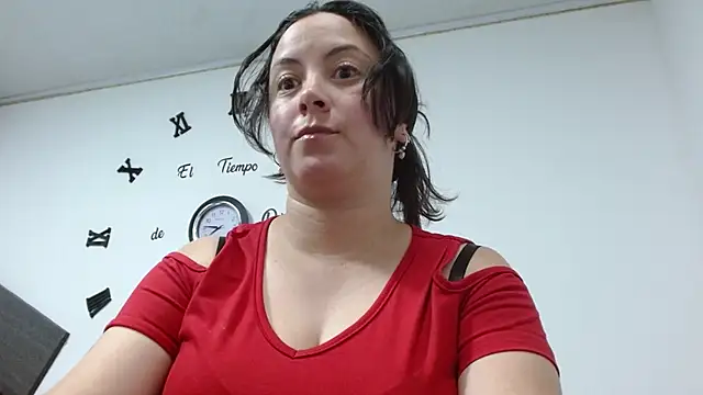 Snapshot of ElaMurray02 chatting on February 10, 2026, 4:28 pm ElaMurray02 online show from February 10, 2026, 4:28 pm