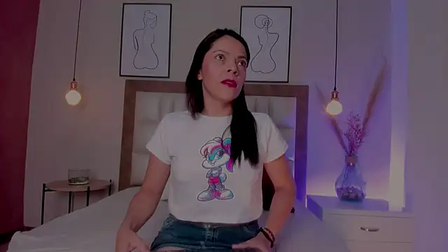 Snapshot of AnnaBroooks chatting on February 24, 2026, 12:00 am AnnaBroooks online show from February 24, 2026, 12:00 am