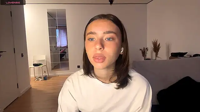 DeltaNorwoode online show from March 2, 2026, 6:03 am