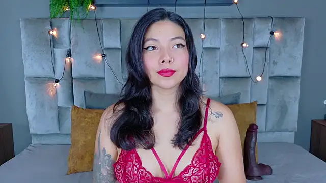 Snapshot of AnnieRouse__ chatting on July 18, 2026, 12:25 pm AnnieRouse online show from July 18, 2026, 12:25 pm