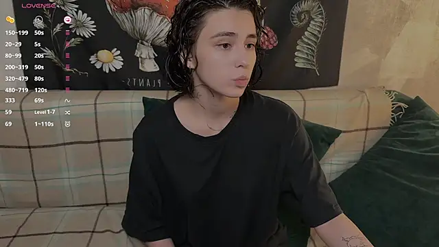 fullofluv online show from April 5, 2026, 9:10 pm