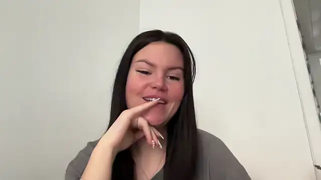 Snapshot of kiaraaaa75 chatting on March 1, 2026, 1:55 pm kiaraaaa75 online show from March 1, 2026, 1:55 pm