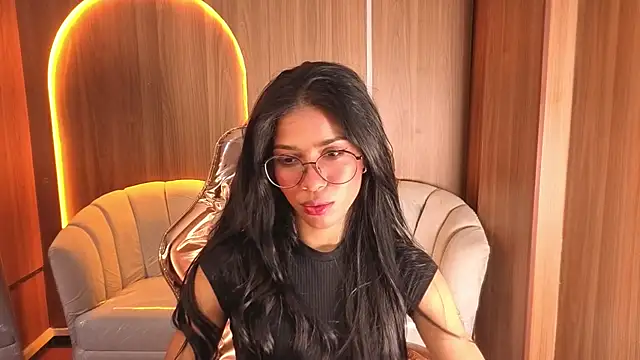 Alina b  online show from April 8, 2026, 8:10 pm