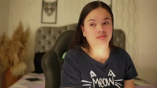 Snapshot of katt_eyes_ chatting on February 8, 2026, 1:42 pm katt eyes online show from February 8, 2026, 1:42 pm