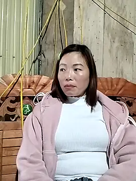 Ella-aa online show from March 8, 2026, 2:04 am