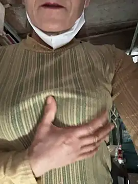 Snapshot of YANINA120 chatting on February 24, 2026, 2:12 am YANINA120 online show from February 24, 2026, 2:12 am