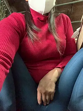 Snapshot of YANINA120 chatting on February 15, 2026, 1:28 am YANINA120 online show from February 15, 2026, 1:28 am