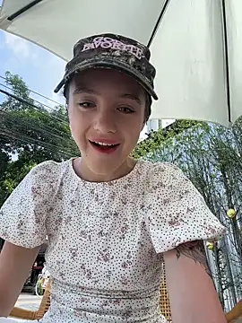 MiaTee online show from March 22, 2026, 2:59 am