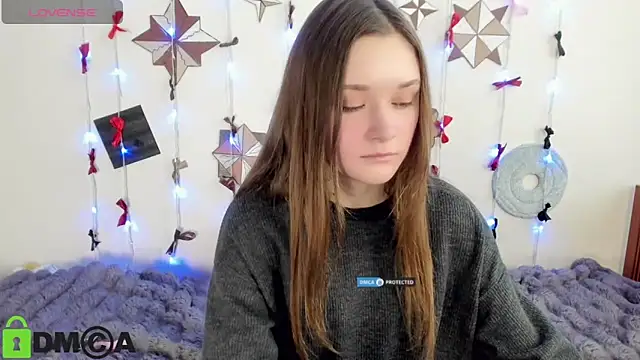 Elina X online show from June 17, 2026, 1:10 pm
