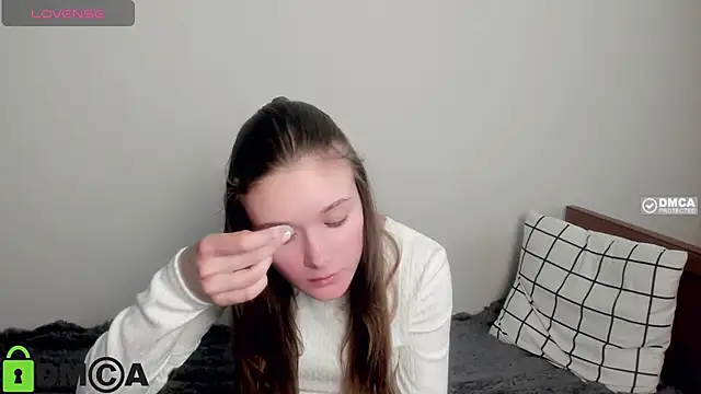 Elina X online show from May 11, 2026, 1:56 pm