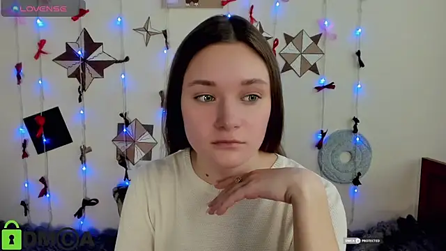 Elina X online show from June 9, 2026, 1:23 pm