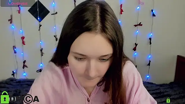 Elina X online show from June 4, 2026, 1:27 pm