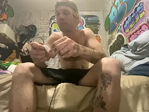 gothboiplzty online show from June 10, 2026, 4:24 am