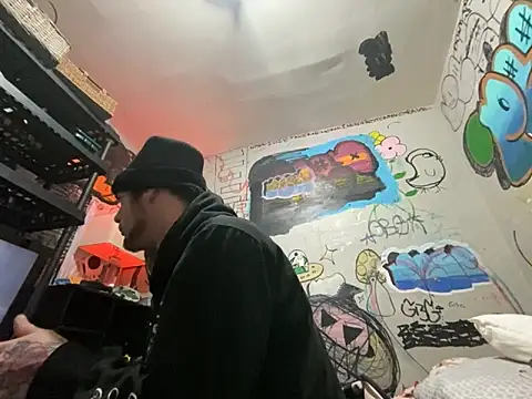 Snapshot of gothboiplzty chatting on February 9, 2026, 6:22 am gothboiplzty online show from February 9, 2026, 6:22 am