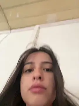 vainillasuave online show from February 13, 2026, 3:34 pm