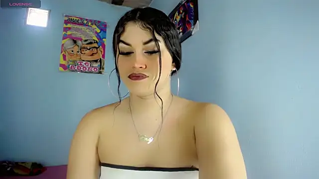 Snapshot of EmilyHornys chatting on March 3, 2026, 1:29 pm EmilyHornys online show from March 3, 2026, 1:29 pm