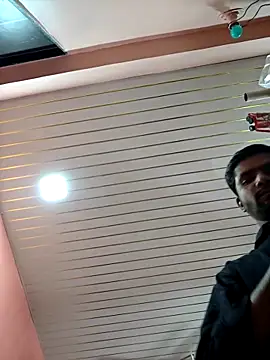 Snapshot of Darkintrovert chatting on February 1, 2026, 9:18 am Darkintrovert online show from February 1, 2026, 9:18 am