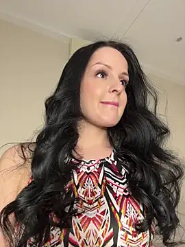 Evayra online show from April 13, 2026, 9:19 pm