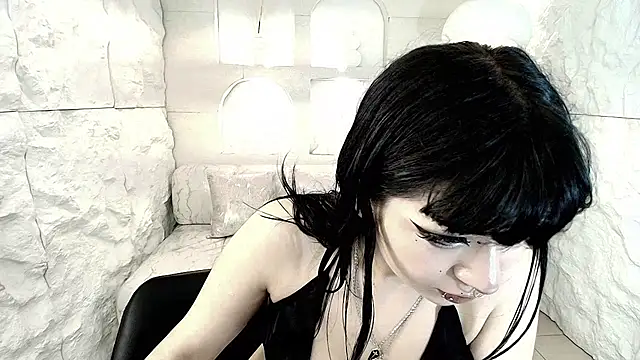 vampkitty r online show from February 11, 2026, 1:11 pm