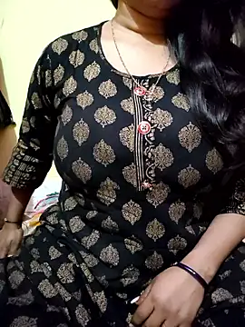 Snapshot of PARI51 chatting on February 13, 2026, 8:53 pm PARI51 online show from February 13, 2026, 8:53 pm