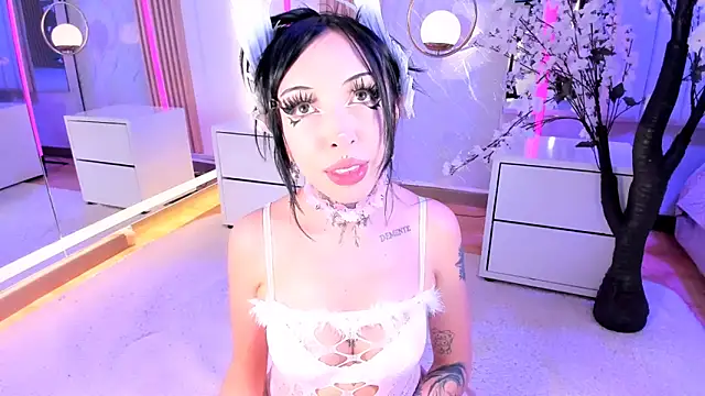 SalemBlackrose online show from March 23, 2026, 5:18 am