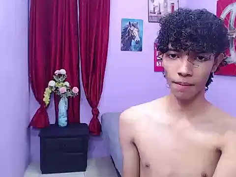 Snapshot of bigcock_twinks chatting on February 10, 2026, 11:48 pm bigcock twinks online show from February 10, 2026, 11:48 pm