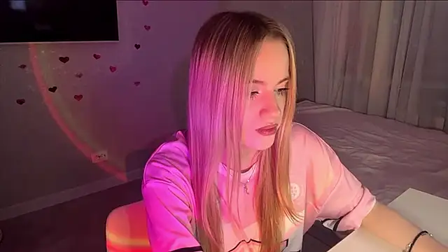 Snapshot of Between_Eeys chatting on February 25, 2026, 3:12 pm Between Eeys online show from February 25, 2026, 3:12 pm