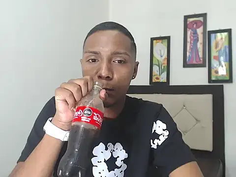 hotboyluxe online show from February 18, 2026, 2:53 am