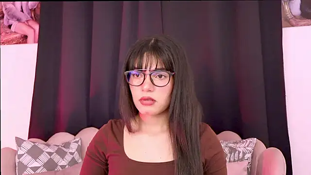 dakotacollins  online show from April 9, 2026, 2:57 am