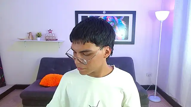 Maecum18 online show from March 23, 2026, 9:03 pm