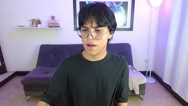 Snapshot of Maecum18 chatting on February 19, 2026, 8:39 pm Maecum18 online show from February 19, 2026, 8:39 pm