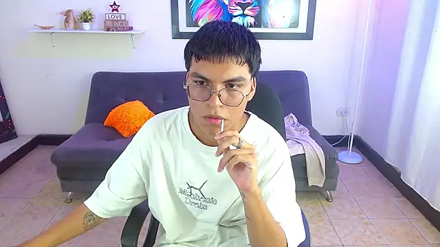 Maecum18 online show from March 19, 2026, 9:48 pm